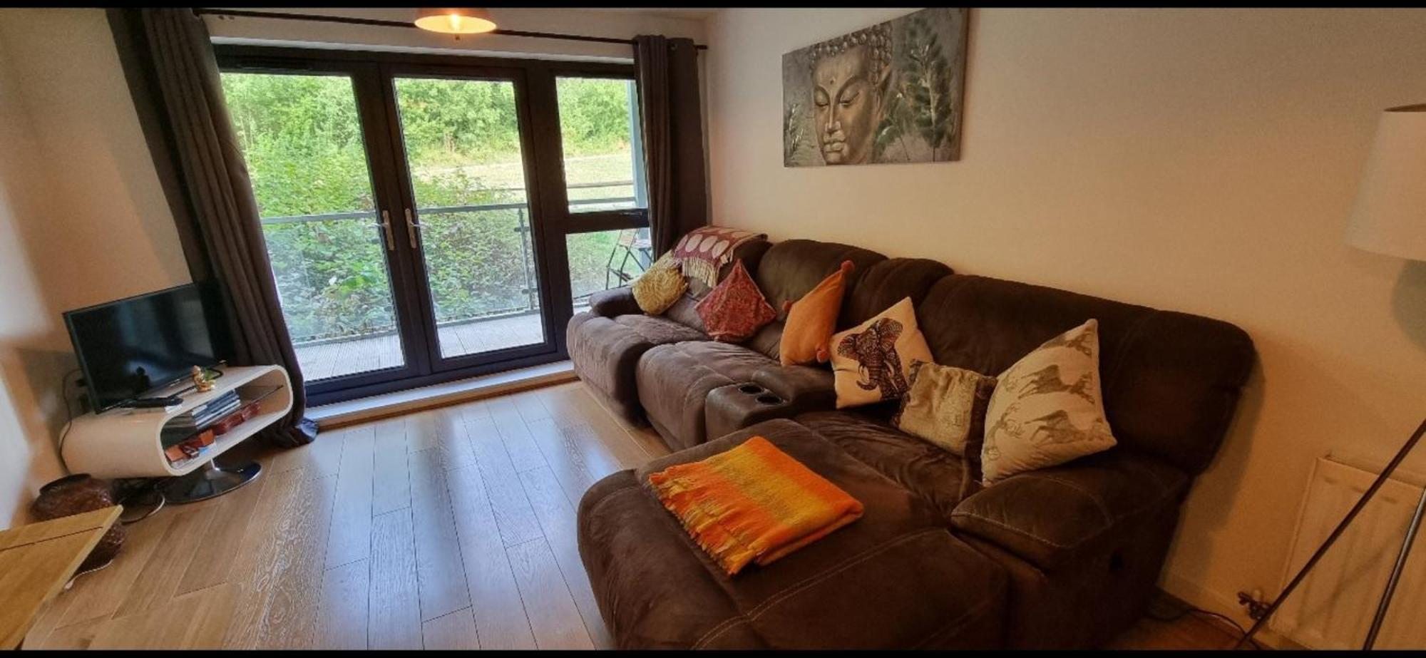 Brentwood Town Retreat - Large 2 Bedroom Apartment Екстериор снимка