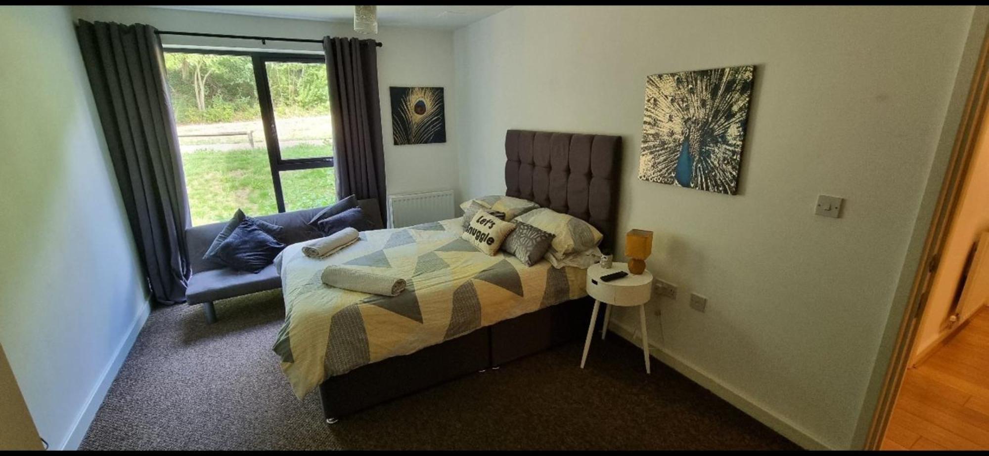 Brentwood Town Retreat - Large 2 Bedroom Apartment Екстериор снимка