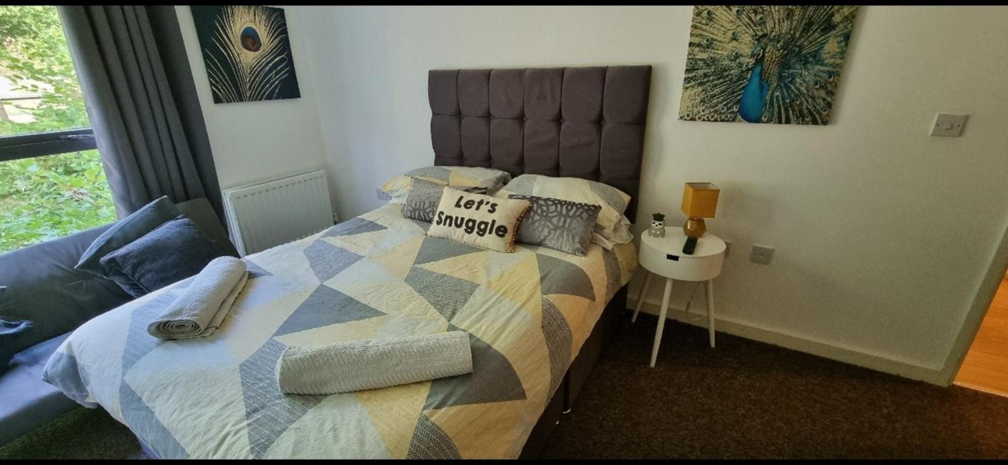 Brentwood Town Retreat - Large 2 Bedroom Apartment Екстериор снимка